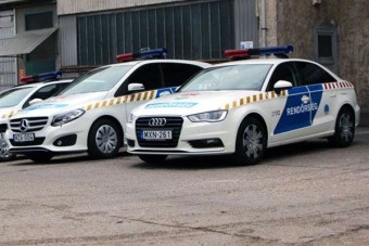 Így szép igazán: orvosok Suzukiban, rendőrök Mercedesben