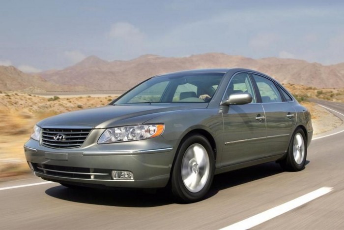 Tudod, hány Jensen Interceptort importáltunk tavaly? 5 Hyundai Grandeur, koreai alternatíva A6-os Audi helyett. Kinek kellhetett pont egy ilyen autó, tízévesen? És honnan szerez hozzá majd alkatrészt, ha kell?