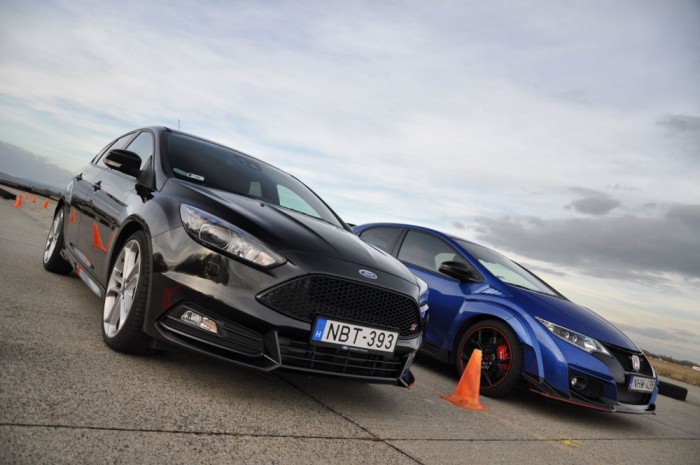 Összehasonlító teszt: Ford Focus ST-Honda Civic Type R 3 Az adaptív gátlóknak nincs kényelmes állásuk, kemény vagy még keményebb van. Közúton a Focus ST élhetőbb, nyugodtabb autó