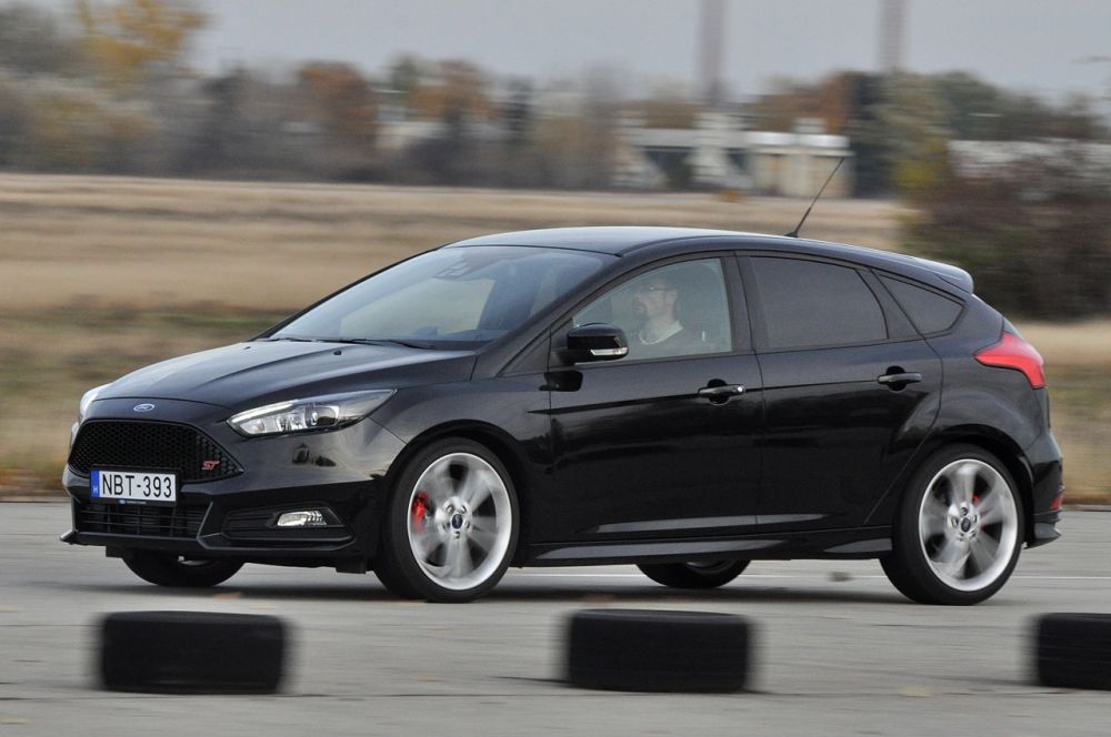 Összehasonlító teszt: Ford Focus ST-Honda Civic Type R 21