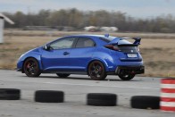 Összehasonlító teszt: Ford Focus ST-Honda Civic Type R 96