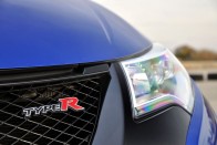 Összehasonlító teszt: Ford Focus ST-Honda Civic Type R 106