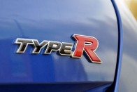 Összehasonlító teszt: Ford Focus ST-Honda Civic Type R 108