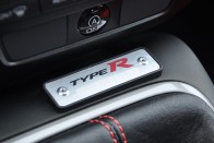 Összehasonlító teszt: Ford Focus ST-Honda Civic Type R 131