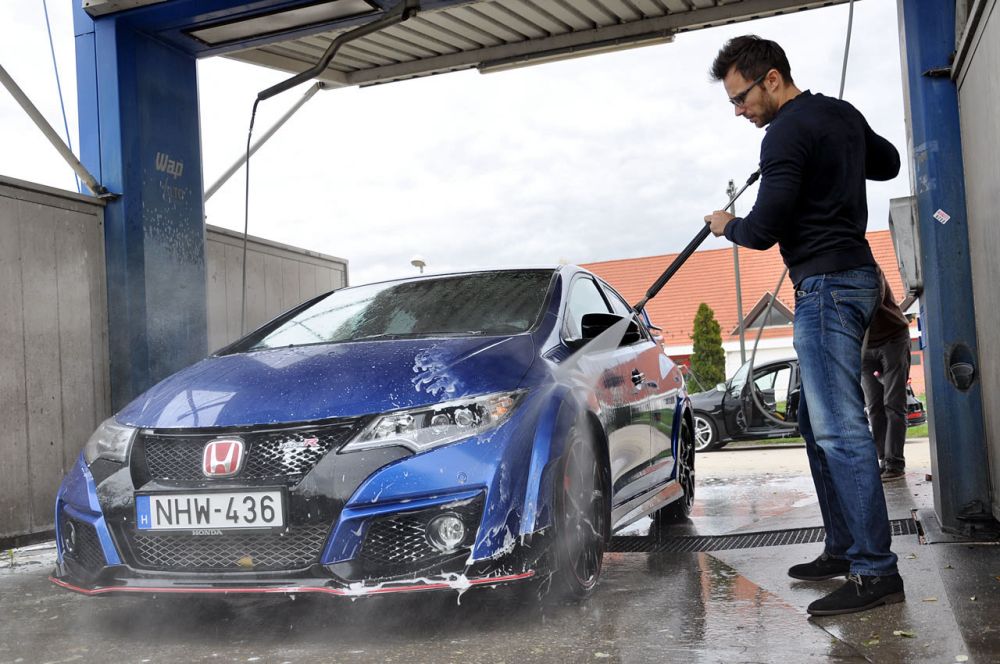 Hamar Balázs kiszállt a turbósított MR2-ből a vad Civic kedvéért. Gyönyörű a kék fényezés