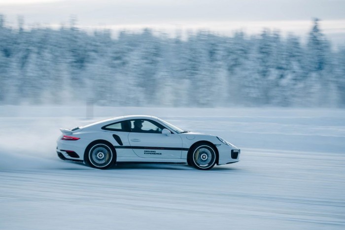 Hófalba vágtam egy 60 milliós Porschét 12 | Vezess Hófalba vágtam egy 60 milliós Porschét 12