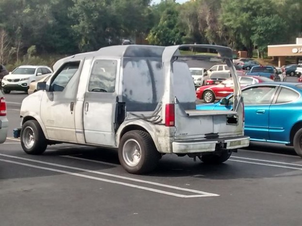 16 képen elevenedik meg a tuningolás pokla 11