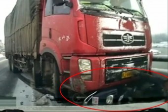 Túlélte a lehetetlent a kerékpáros