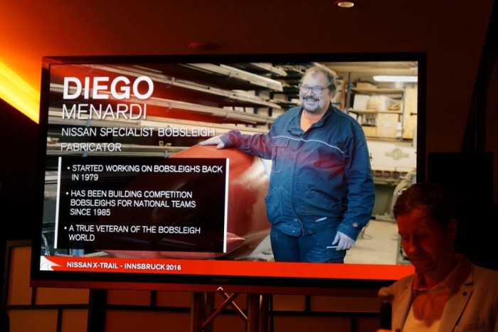 4,5 g-vel tolja a fejed a gyomrodba, 105 km/h a vége, mi az? 7 Ez a pufók olasz bácsi a bobépítés egyik nagy öregje - ő tervezte és építette meg a hétszemélyes testet is