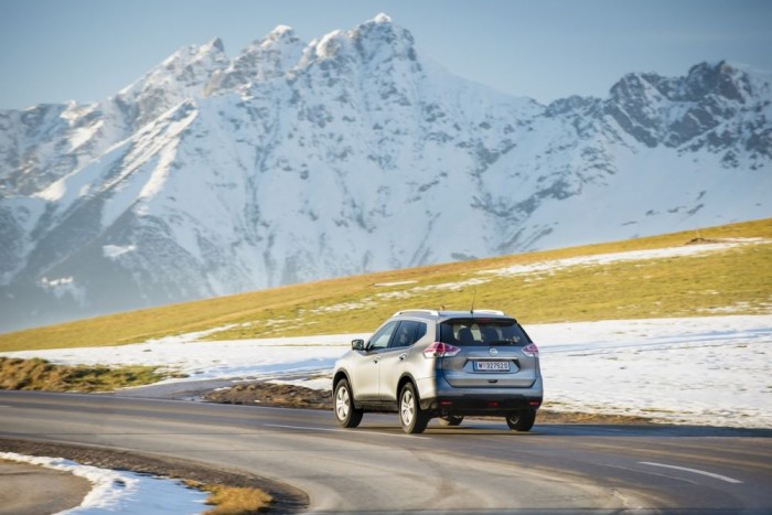 4,5 g-vel tolja a fejed a gyomrodba, 105 km/h a vége, mi az? 12 Jó kis autó az X-Trailt, a 130 lóerős 1,6-os dízellel nyomatékos és takarékos, kényelmi-biztonsági extralistája korszerű, nagy tempónál se zajos - szóval nem egy bob