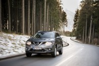 A Nissan X-Trail frontjának főbb jellegzetességeit próbálták applikálni a bobra is