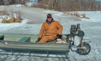 Ettől a motoros jégcsónaktól leesik az állad