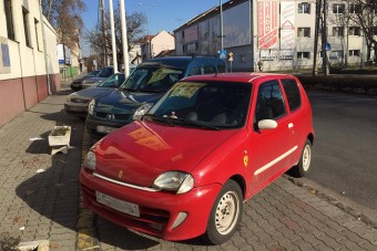 Nem létező Ferrarit fotóztak Budapesten