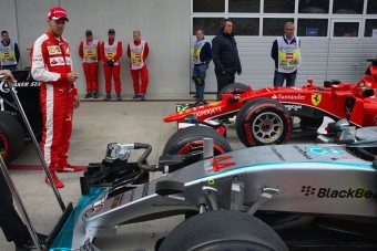 F1: Vettel Räikkönennel akar csatázni