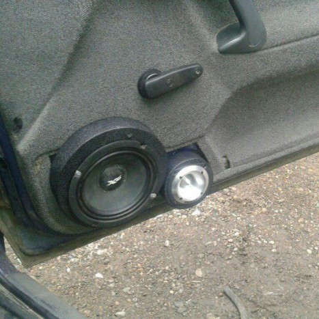 18 kép a kontár autóhifik poklából 17 | Vezess 18 kép a kontár autóhifik poklából 17