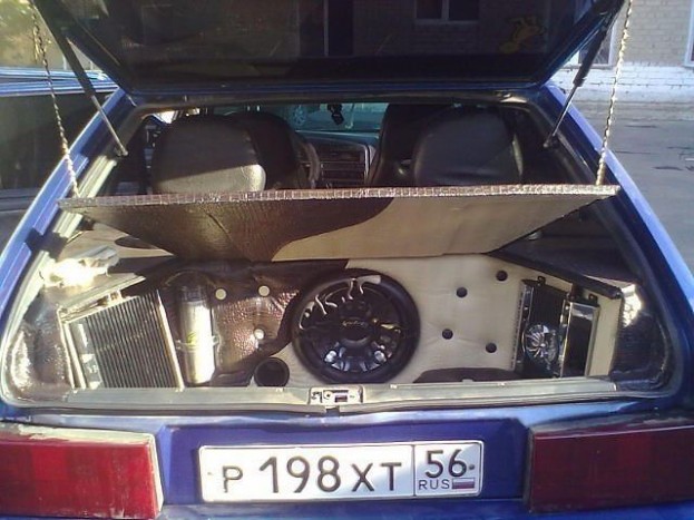 18 kép a kontár autóhifik poklából 13 | Vezess 18 kép a kontár autóhifik poklából 13