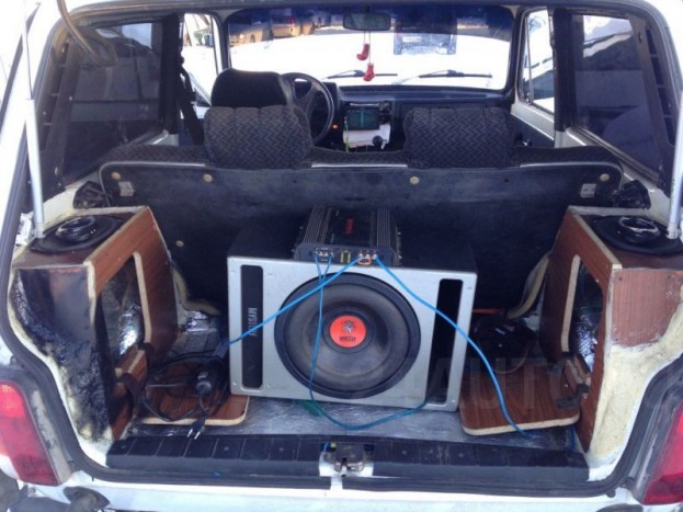 18 kép a kontár autóhifik poklából 11 | Vezess 18 kép a kontár autóhifik poklából 11