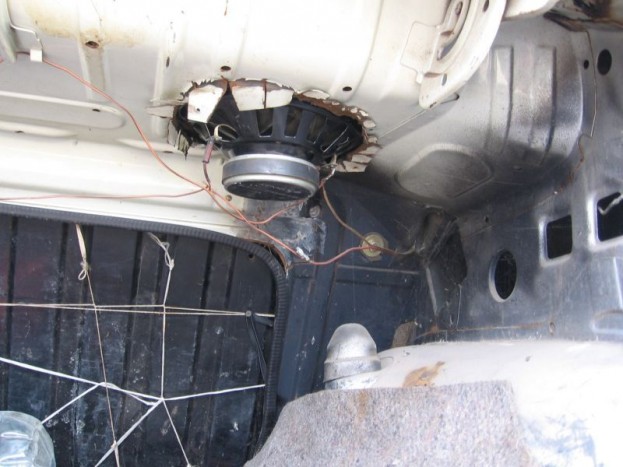 18 kép a kontár autóhifik poklából 10 | Vezess 18 kép a kontár autóhifik poklából 10