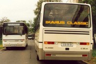 Az Ikarus a 200-as sorozatot Classic-család néven frissítette fel. Az elv az volt, hogy az oroszoknak ez bőven jó és a hazai volánok sem vetik meg a régi technikát. A baj csak az volt, hogy 1998-ban összeomlott az orosz gazdaság, nálunk pedig a 2004-es EU csatlakozás miatt egyre több előírást kellett teljesíteni.