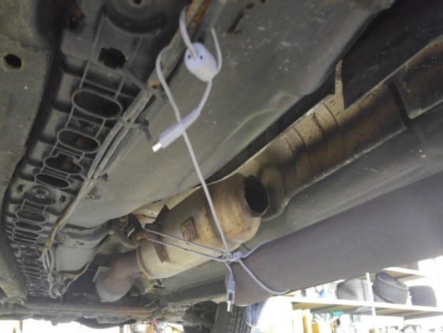 23 újabb kép az autószerelés kacagtató poklából 14 Az USB-eszköz telepítése megtörtént.