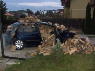 23 újabb kép az autószerelés kacagtató poklából