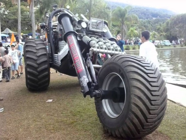 Óriási háromkerekű izét csodál a net 4 | Vezess Óriási háromkerekű izét csodál a net 4