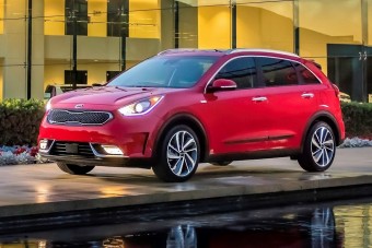 Csak hibridként kapható a Kia új városi SUV-ja