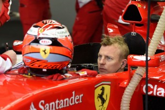 F1: Kimi beült az új Ferrariba - videó