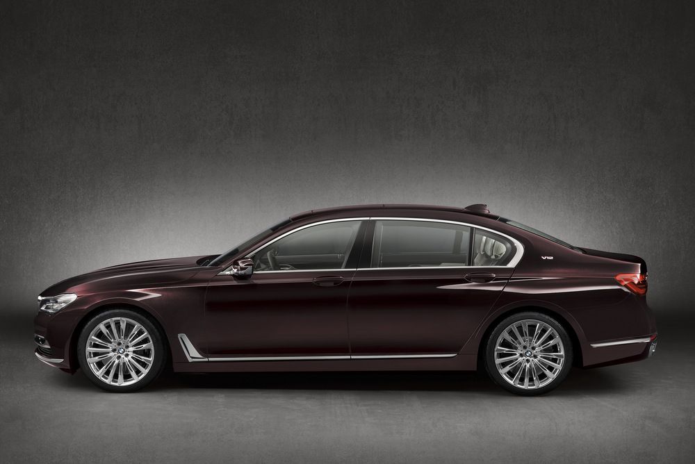 BMW M760Li xDrive V12 Excellence