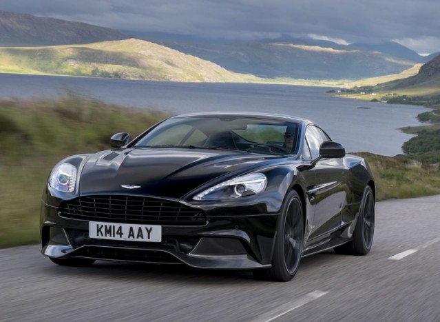 Így néz ki 12 autó dögös csajként 9 | Vezess Aston Martin Vanquish