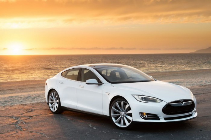 Így néz ki 12 autó dögös csajként 11 | Vezess Tesla Model S