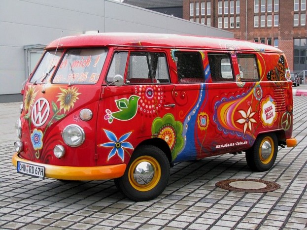 Így néz ki 12 autó dögös csajként 27 | Vezess Volkswagen T1