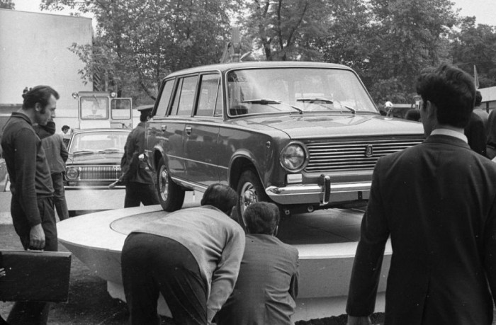 12 történelmi fotó mutatja a hazai Ladák életét 13 | Vezess 8