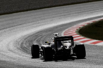 Eltörölhetik a benzinlimitet az F1-ben