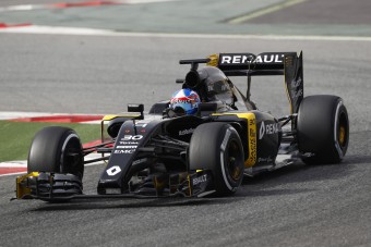 F1: Egy-egy évet kaptak a Renault-pilóták
