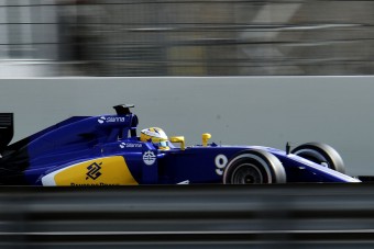 F1: Mentőövet dobtak a Saubernek?