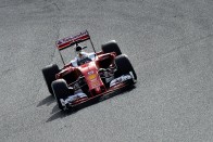 F1: Vettel brutális idővel az élen 2