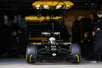 F1: Fél másodpercet hozott az új motor a Renault-nak 