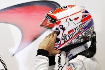 F1: Messziről kiszúrjuk majd Buttont