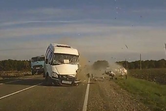 Idén még ilyen frontális ütközést nem láttunk - Videó