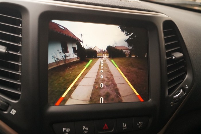 Gyönyörű a tolatókamera képe