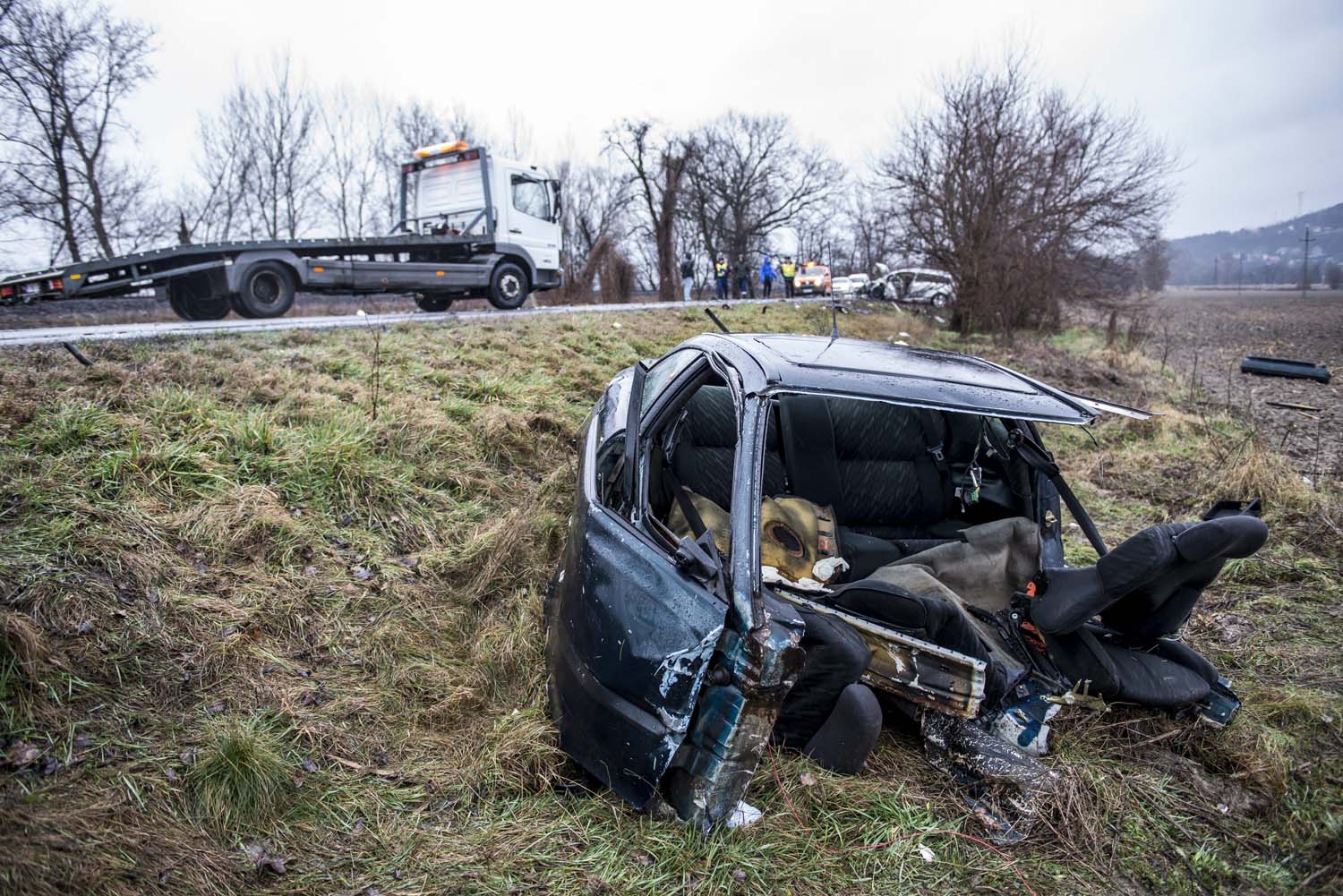 Megrázó fotók a 10-es úton történt balesetről 6