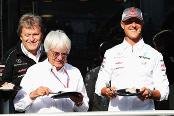 F1: Ecclestone látni sem akarja Schumachert