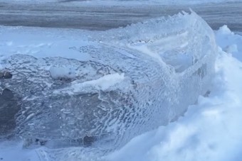 Jégszobrot varázsolt az autóból a -50 celsiusos hideg