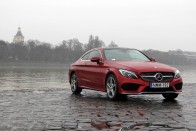 A legfeltűnőbb Mercedes 25 millión innen 45