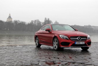 A legfeltűnőbb Mercedes 25 millión innen
