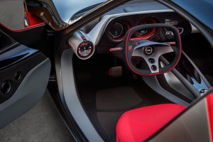 Űrkapszulát idéz az Opel GT utastere