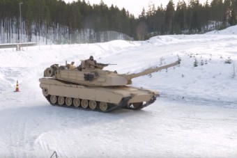 Ezek úgy driftelnek tankkal, mint más BMW-vel