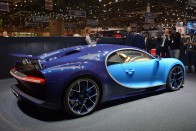 Szédítő részletek az új Bugattiról 160