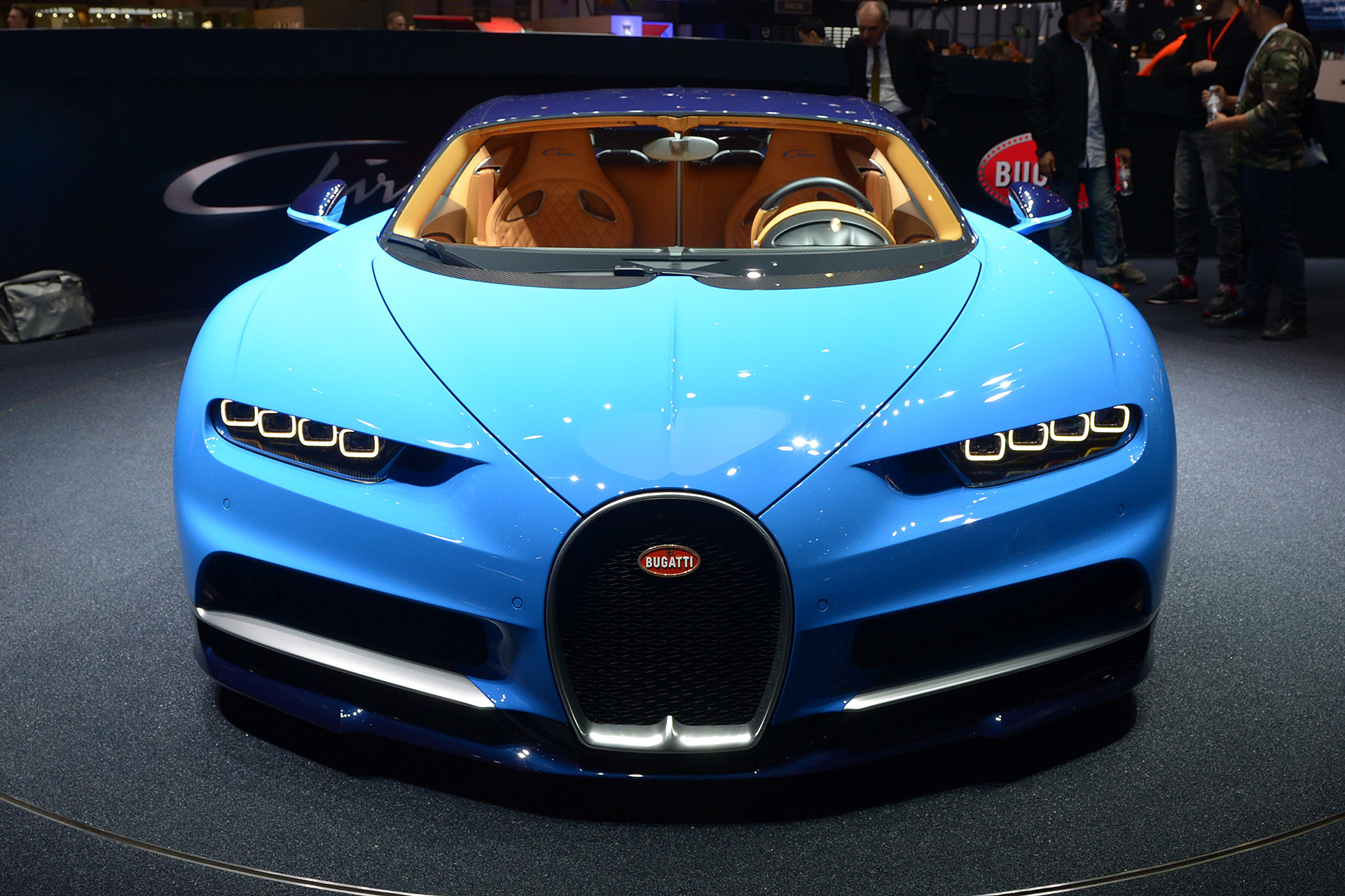 Szédítő részletek az új Bugattiról 81